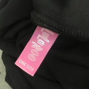 LulaRoe Noir Leggings (OS)